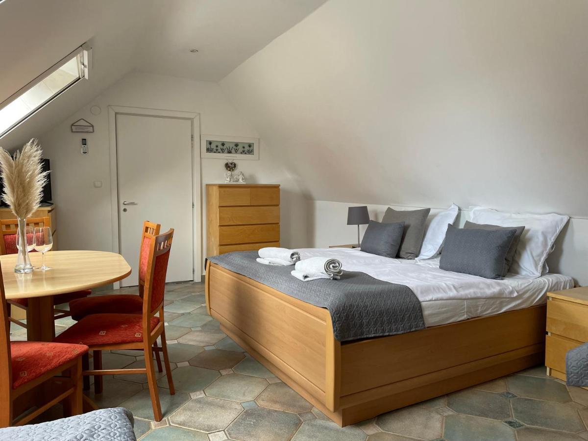 Szentesi Panzio Bed & Breakfast Fertorakos Ngoại thất bức ảnh